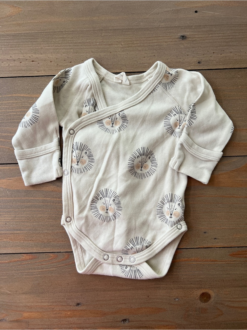 NWOT Quincy Mae Long Sleeve Lion Print Baby Kimono Bodysuit - Newborn